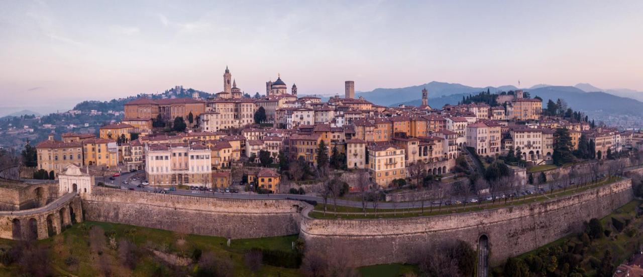 T21 Holiday Lägenhet Bergamo Exteriör bild